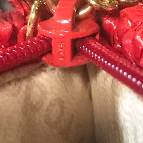 🔥NEW 100% AUTH RODO Red Crossbody w/ Gold Accents - Picture 7 of 13